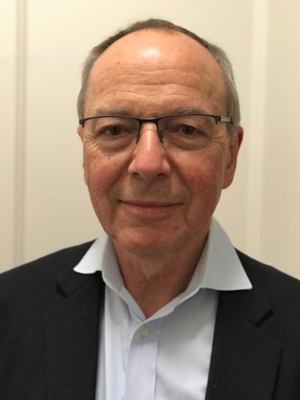 마틴 스투블리 (Martin Stäubli )  스위스 공인 회계감사  